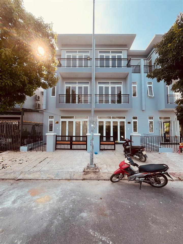 Tổng giá bán 2,3 tỷ cho căn nhà phúc an city. có nội thất. phù hợp ở hoặc cho thuê