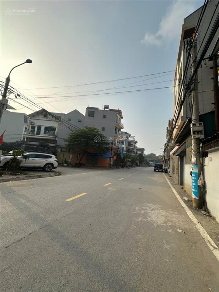 Chủ giảm 500tr cần bán gấp
cuối trịnh văn bô giao vành đai 3.5 57.5m2, 2 mặt đường đều ô tô tránh