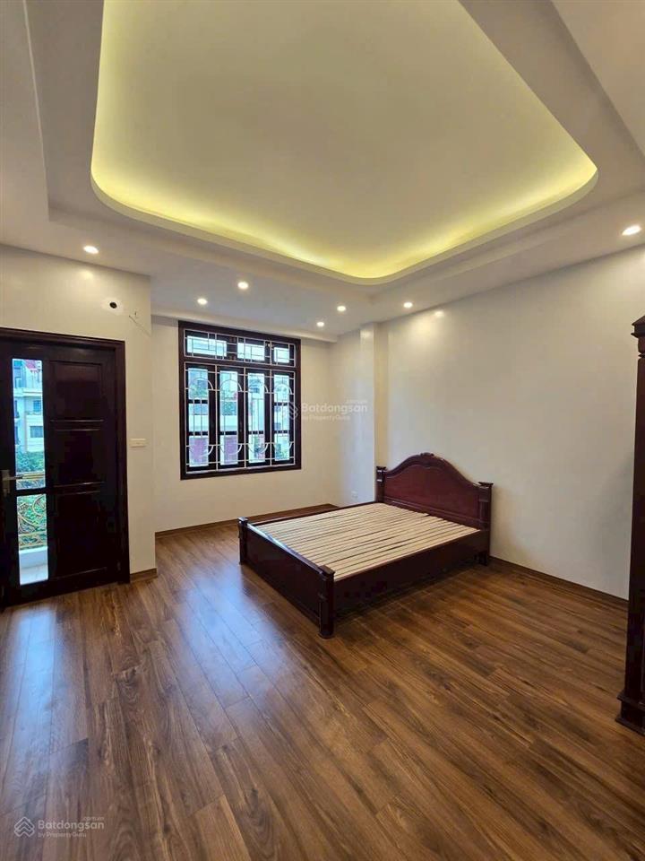 Nhà lai xá giáp vành đai 3.5phân lôô tô tránhvỉa hèkinh doanh 70m25 tầng chỉ 15,x tỷ