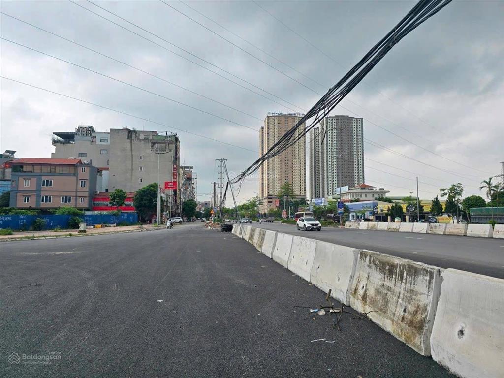 Nhà lai xá giáp vành đai 3.5phân lôô tô tránhvỉa hèkinh doanh 70m25 tầng chỉ 15,x tỷ