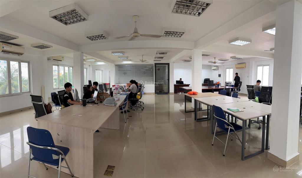 Chính chủ cho thuê văn phòng/tòa nhà mặt tiền rộng 11m  sát sân bay tân sơn nhất
