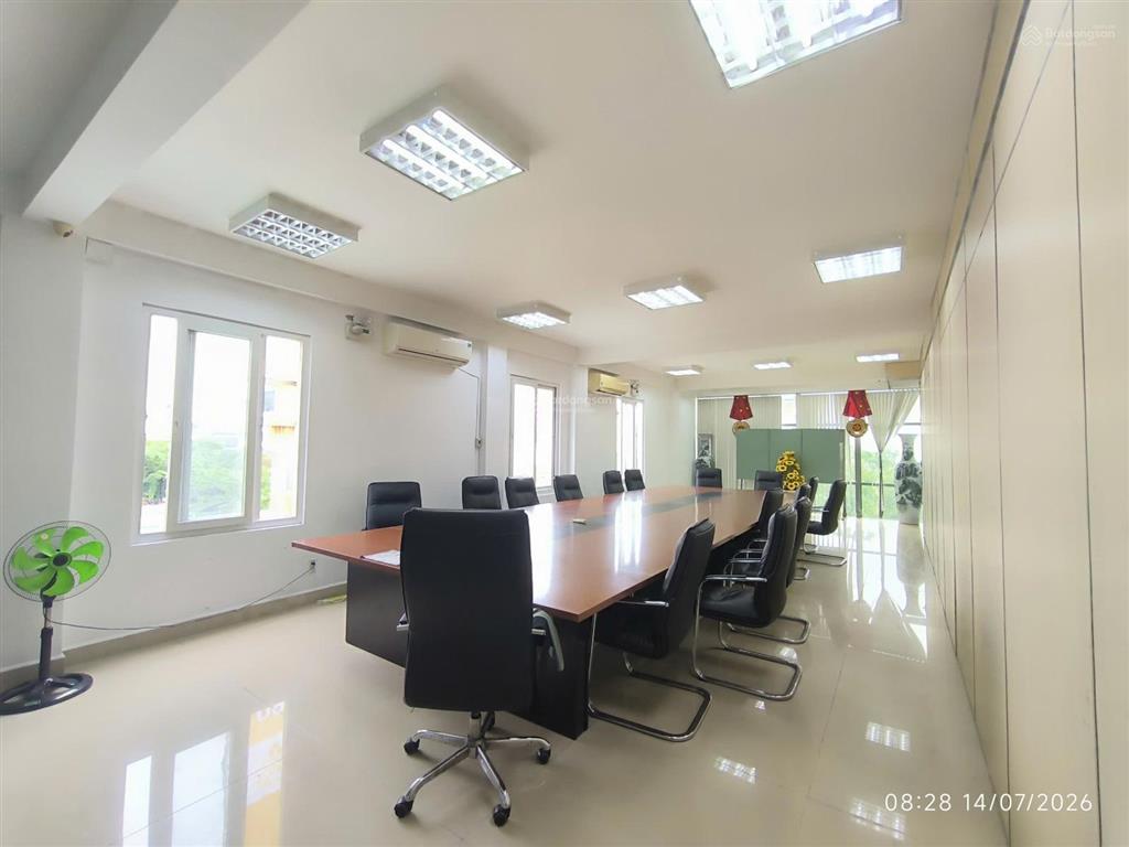 Chính chủ cho thuê văn phòng/tòa nhà mặt tiền rộng 11m  sát sân bay tân sơn nhất