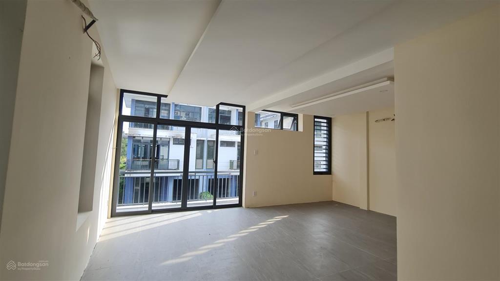 Cho thuê biệt thự 5pn, 6wc, 160m2 tại khu đô thị mới đông tăng long, giá siêu hời 14 triệu vnd