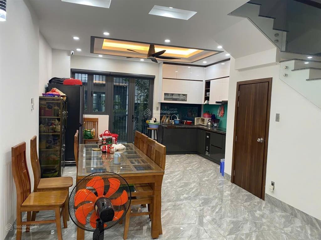 Nhà 5x20 đã hoàn thiện nội thất giá 8,3 tỷ khu đô thị đông tăng long có ngay dòng tiền cho thuê