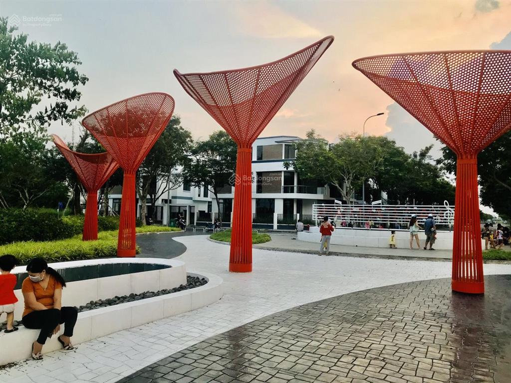Giảm giá 7,9 tỷ bán nhanh nhà phố 5x20 khu đô thị đông tăng long nhà 1 trệt 2 lầu.