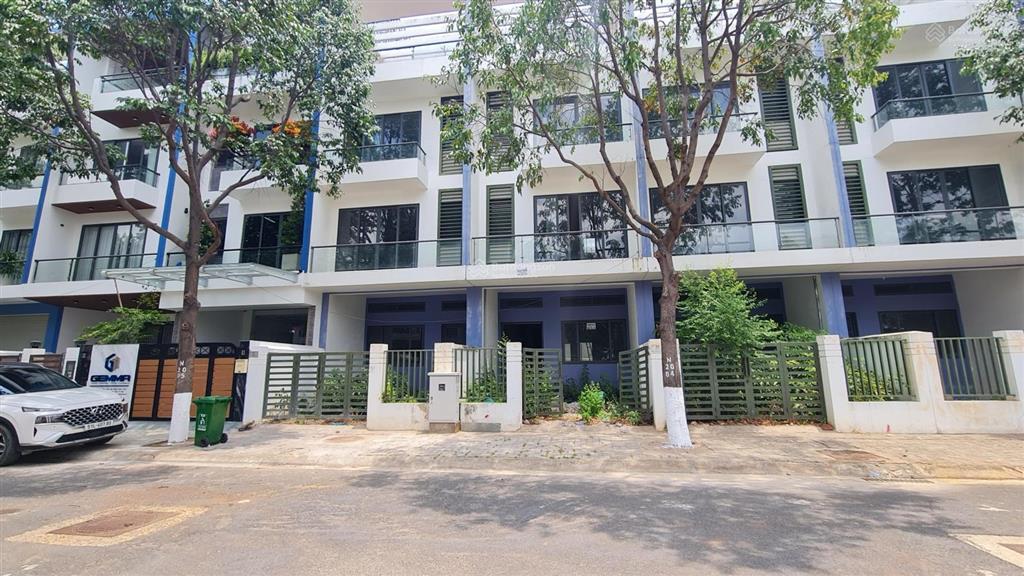 Giá 7,9 tỷ sở hữu ngay caqn nhà phố 5x20 khi đô thị đông tăng long .