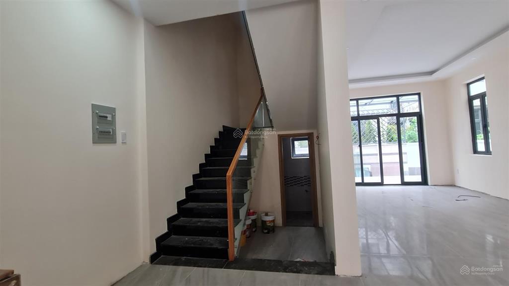 Cho thuê biệt thự song lập 8x20 nhà đã hoàn thiện nội thất đầy đủ khu đô thị đông tăng long