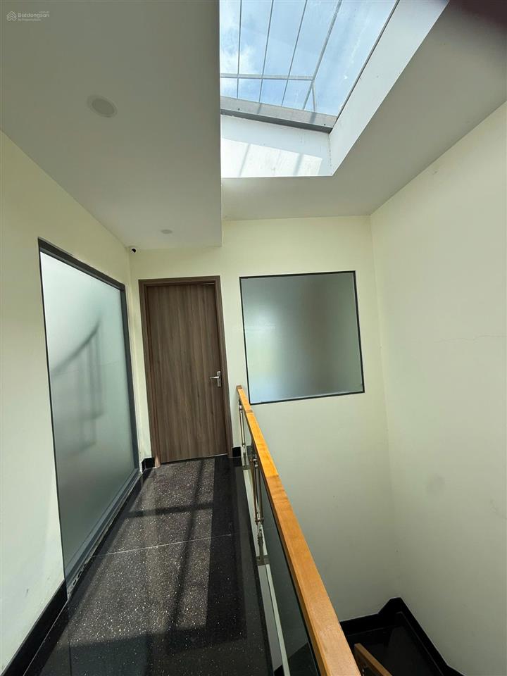 Nhà phố 5x20 đã hoàn thiện nội thất giá 8,5 tỷ có dòng tiền cho thuê khu đô thị đông tăng long