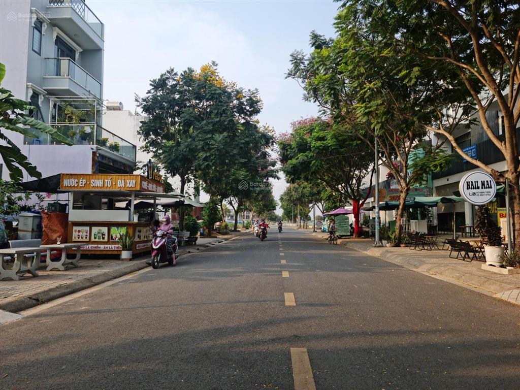 Đất nền đường 16m đối diện shophouse giá 9,3 tỷ khu đô thị đông tăng long quận 9