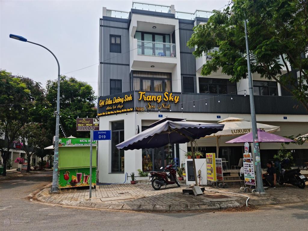 Cần ra gấp một căn shophouse 5x20 giá 9,3 tỷ khu đô thị đông tăng long quận 9 củ