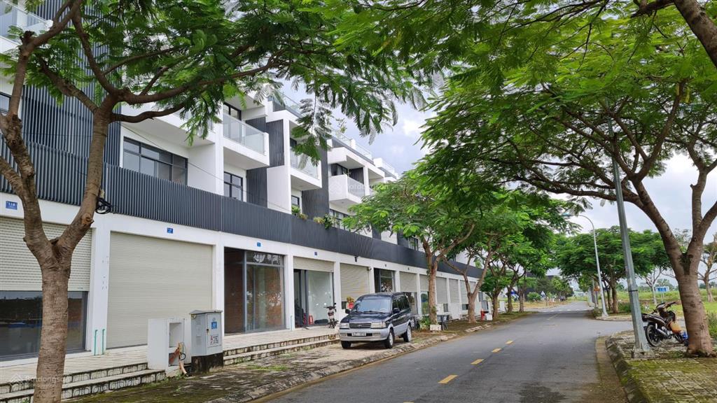 Cần ra gấp một căn shophouse 5x20 giá 9,3 tỷ khu đô thị đông tăng long quận 9 củ
