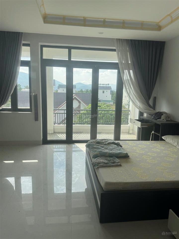 Cho thuê nhà 5pn full nội thất gần cái mép tp. phú mỹ, brvt