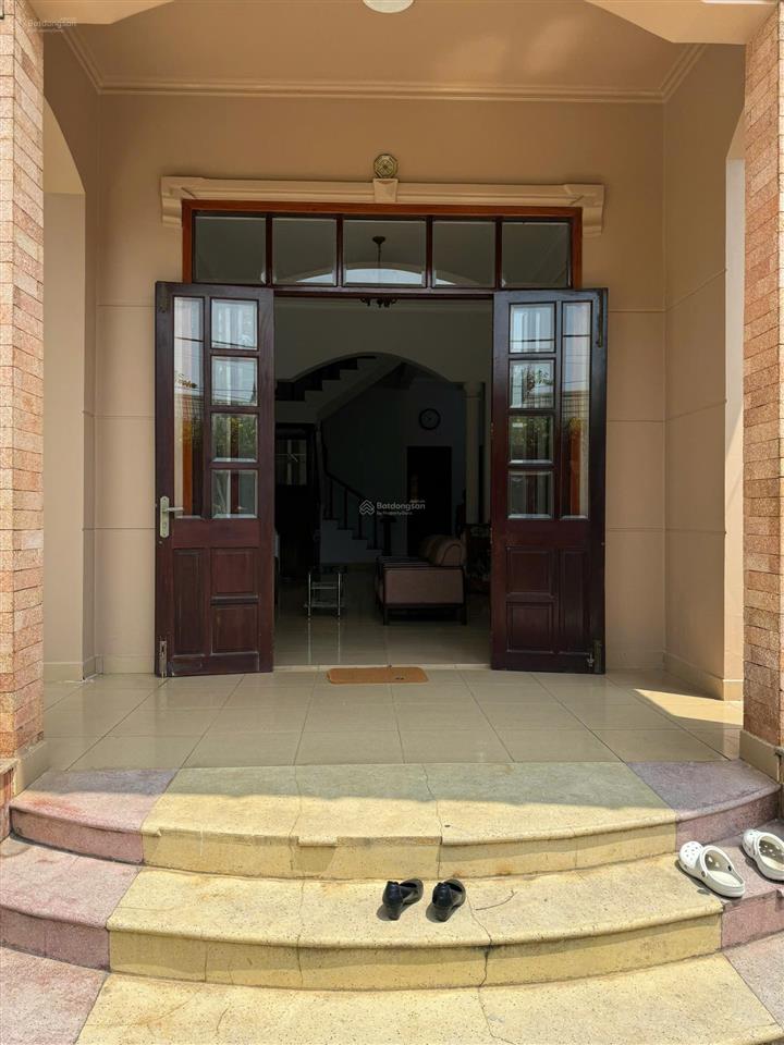 Cho thuê biệt thự 450m2 full nội thất gần cảng cái mép phú mỹ br  vt