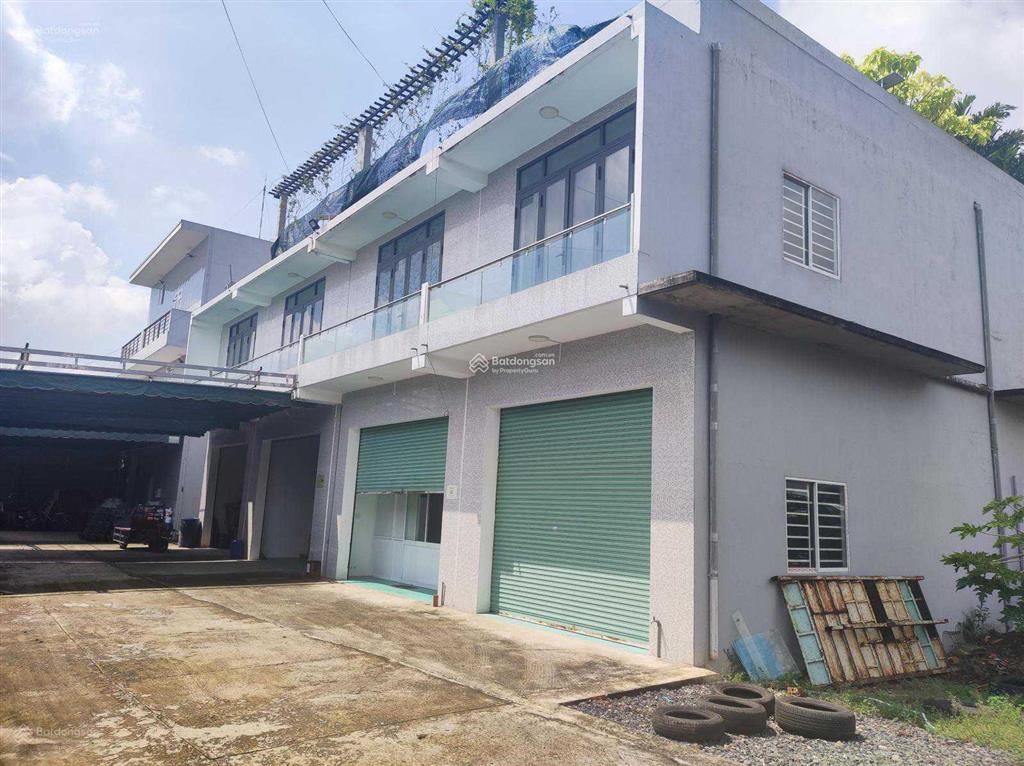 Chính chủ cần cho thuê nhà xưởng xây mới, diện tích 330m2, xây dựng kiên cố, sạch sẽ.  ngay