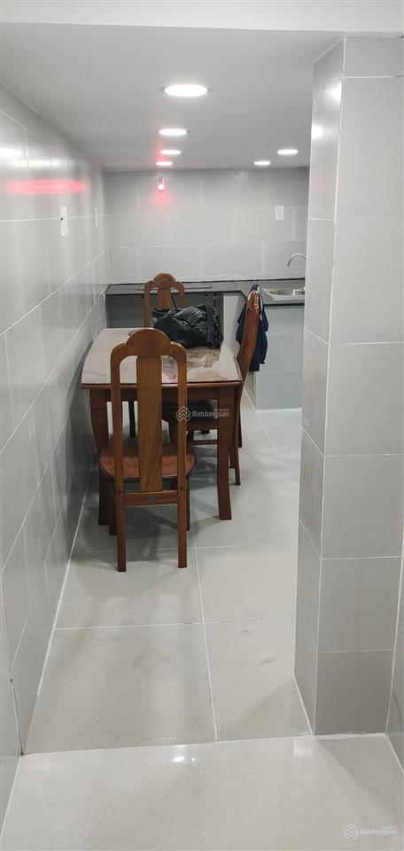 Chính chủ cho thuê nhà mới đẹp 2pn số 43/3 đường bình tây, phường 1, quận 6, nội thất đầy đủ