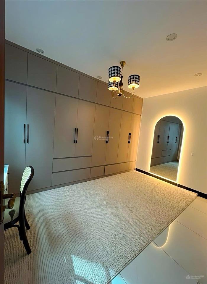 Chính chủ bán nhà lô góc liền kề 55m2 , nội thất sang xịn, gần vinhome tây mỗ, hòa lạc