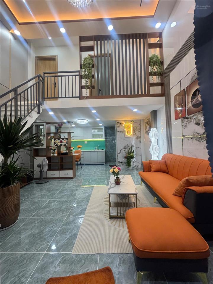 Định cư nước ngoài bán gấp nhà mới đẹp vào ở ngay, shr, hẻm xe hơi gần cầu vượt linh xuân. 3.750 ty