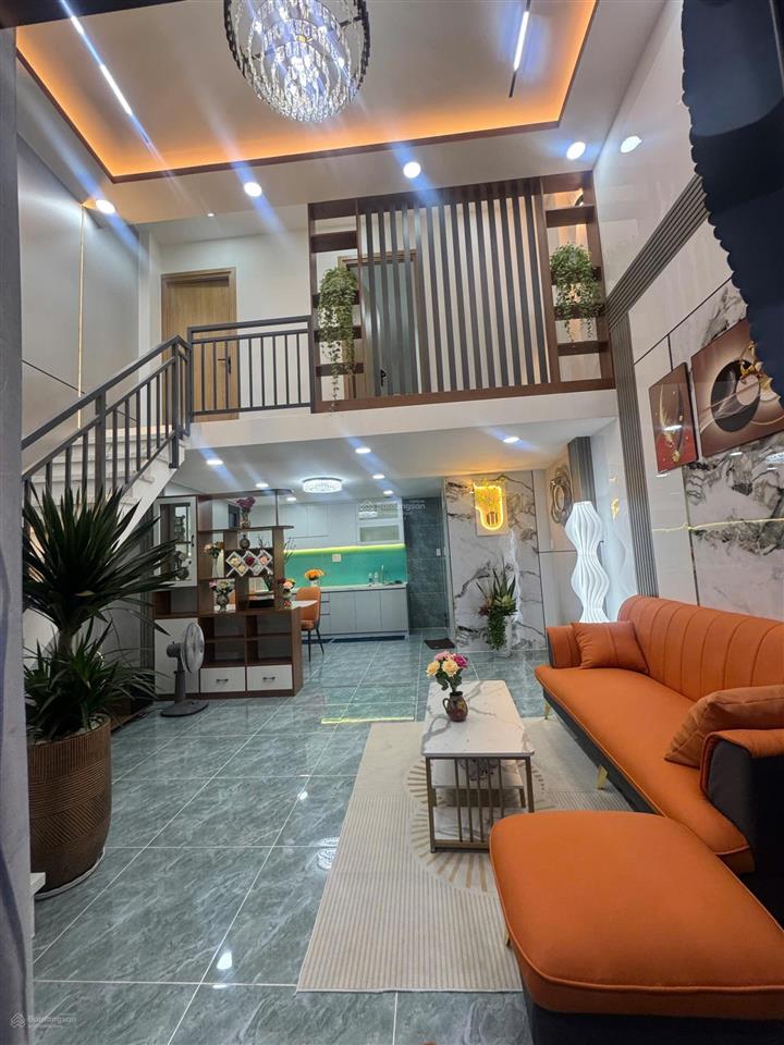 Định cư nước ngoài bán gấp nhà mới đẹp vào ở ngay, shr, hẻm xe hơi gần cầu vượt linh xuân. 3.750 ty