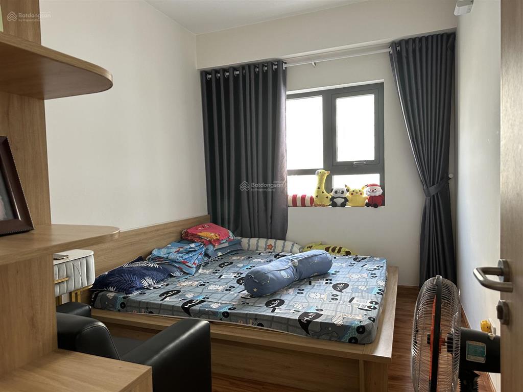 Bán gấp căn hộ 2pn view hồ bơi hướng đông nam cực mát, tặng nội thất mới đẹp ở ngay. dt 54m2 có sổ