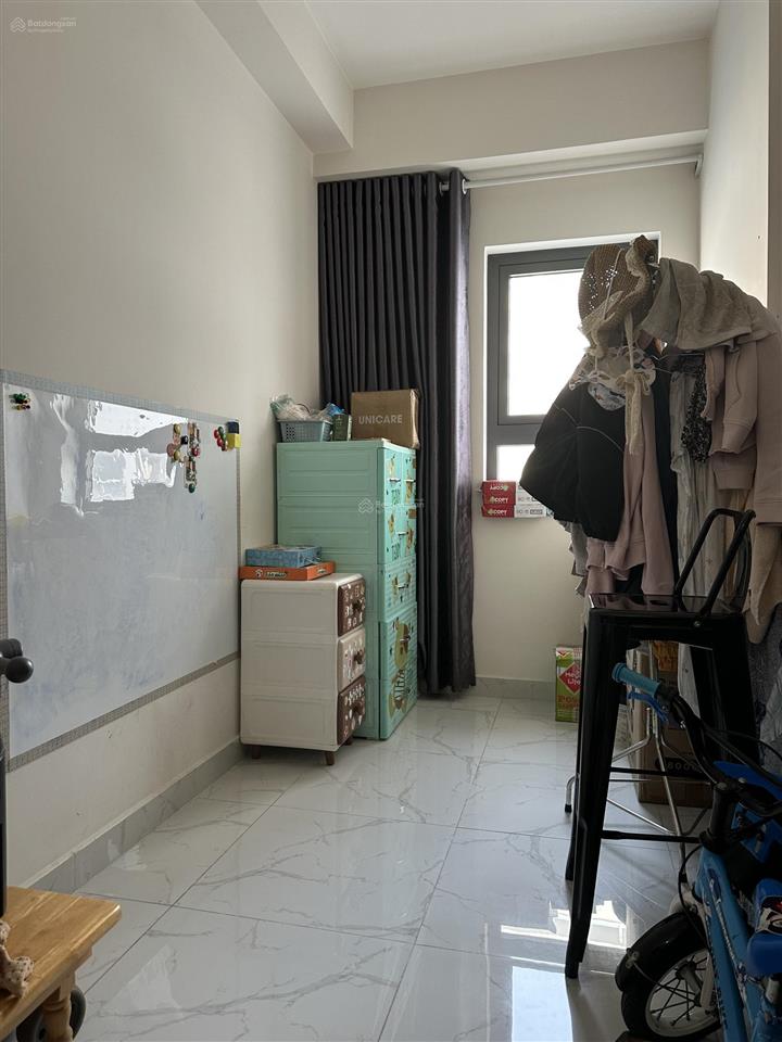 Bán gấp căn hộ 2pn view hồ bơi hướng đông nam cực mát, tặng nội thất mới đẹp ở ngay. dt 54m2 có sổ