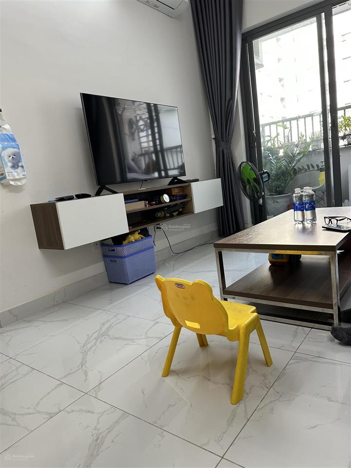 Bán gấp căn hộ 2pn view hồ bơi hướng đông nam cực mát, tặng nội thất mới đẹp ở ngay. dt 54m2 có sổ
