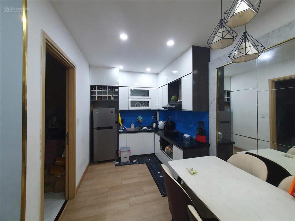 Căn hộ 60m2 2pn 2wc tầng cao view landmard 81, tặng nội thất cơ bản, có sổ, hỗ trợ vay, hơn 2.7 tỷ