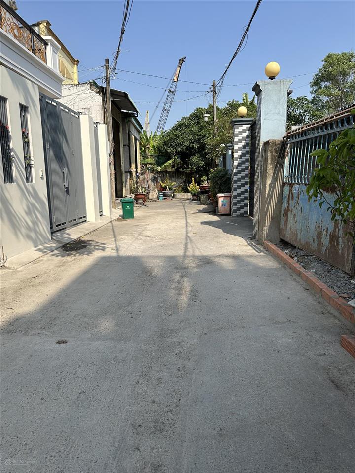 Lô đất vuông vứt 100m2 đường xe hơi, shr (5x20) thông số đẹp giá 4.8 tỷ  0939 415 ***