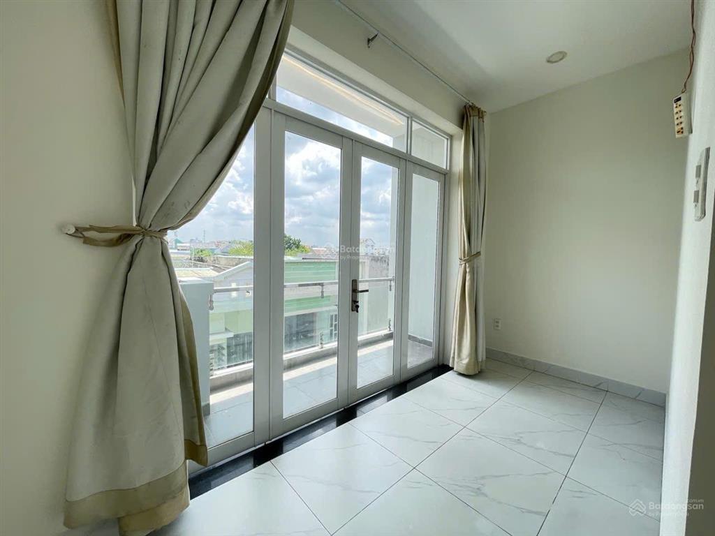 Nhà 3 tầng sử dụng 150m2 hoàn công chuẩn chỉnh ngay chợ đầu mối thủ đức giá hơn 4 tỷ  0939 415 ***