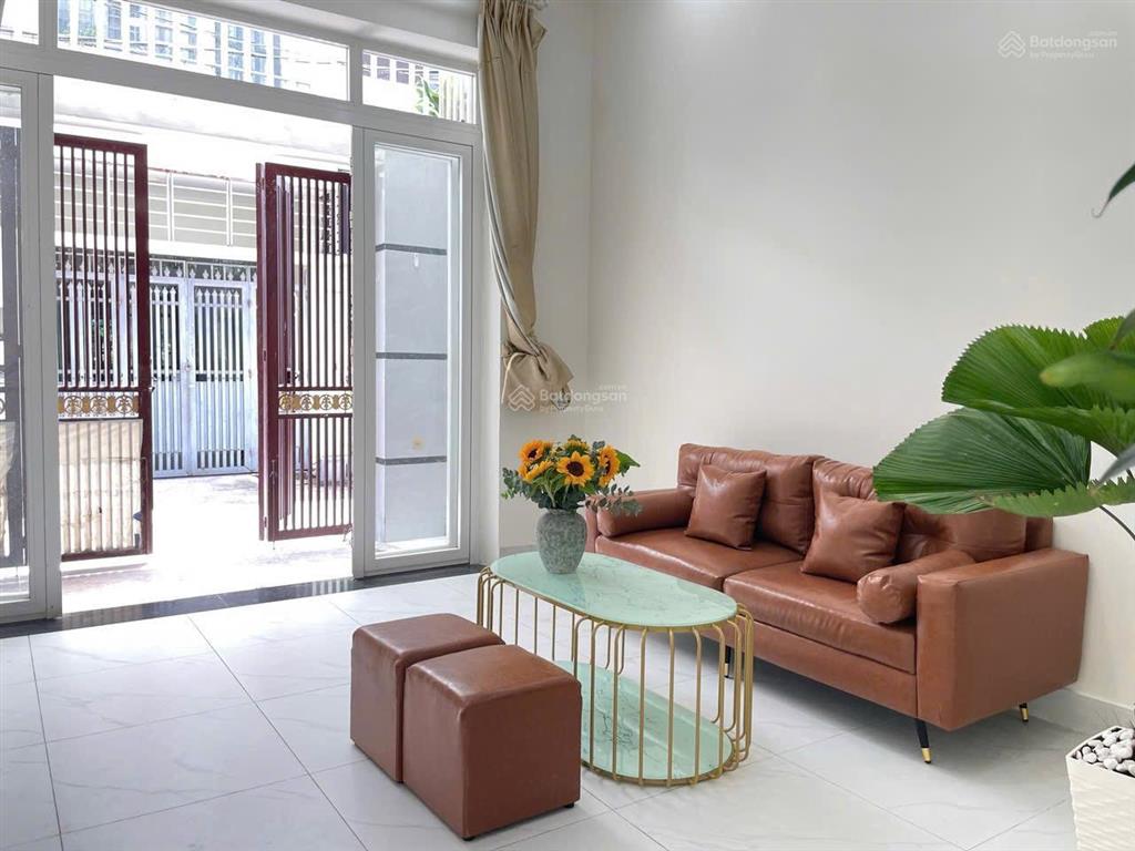 Nhà 3 tầng sử dụng 150m2 hoàn công chuẩn chỉnh ngay chợ đầu mối thủ đức giá hơn 4 tỷ  0939 415 ***