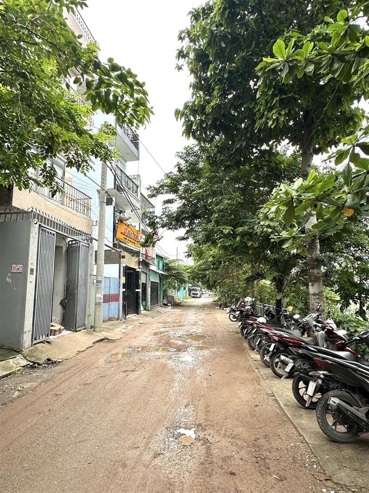 Ngộp ngân hàng bán lại giá đầu tư lô đất thổ cư đường 10m, 69,3m2 (4x17) sổ riêng vuông vức vay 70%