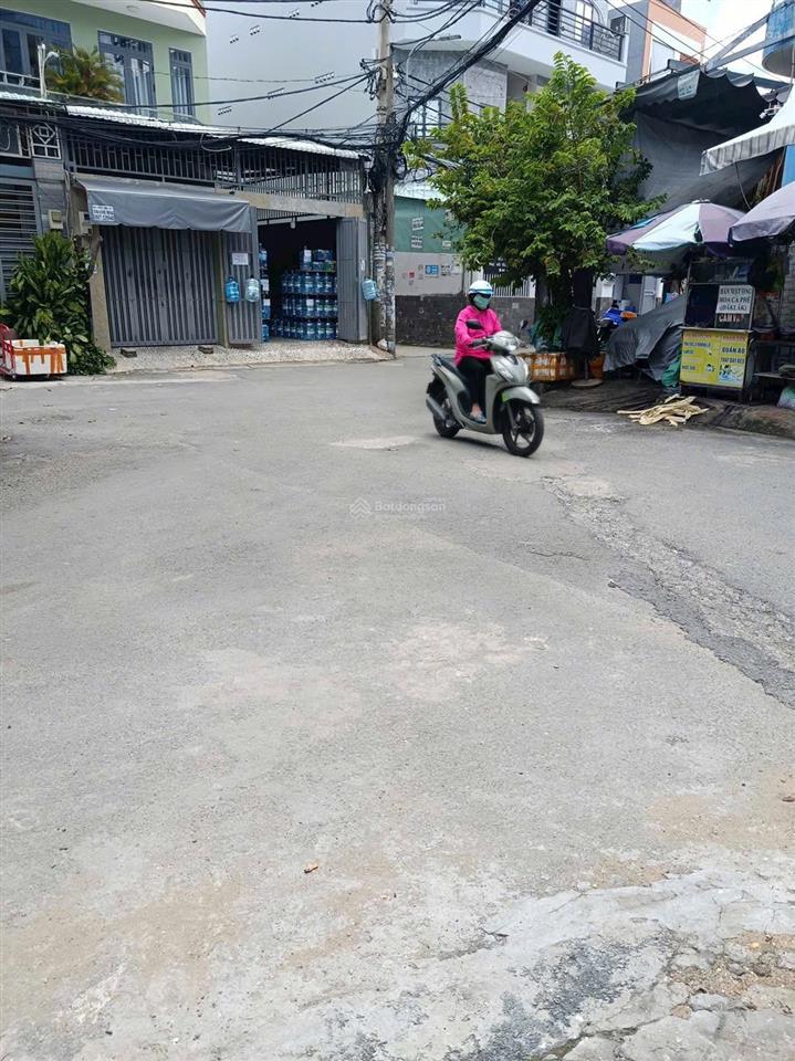 Cho thuê nhà nguyên căn gần vạn phúc city 100m2 có 2pn có máy lạnh, giường giá 10.5tỷ  0939 415 ***