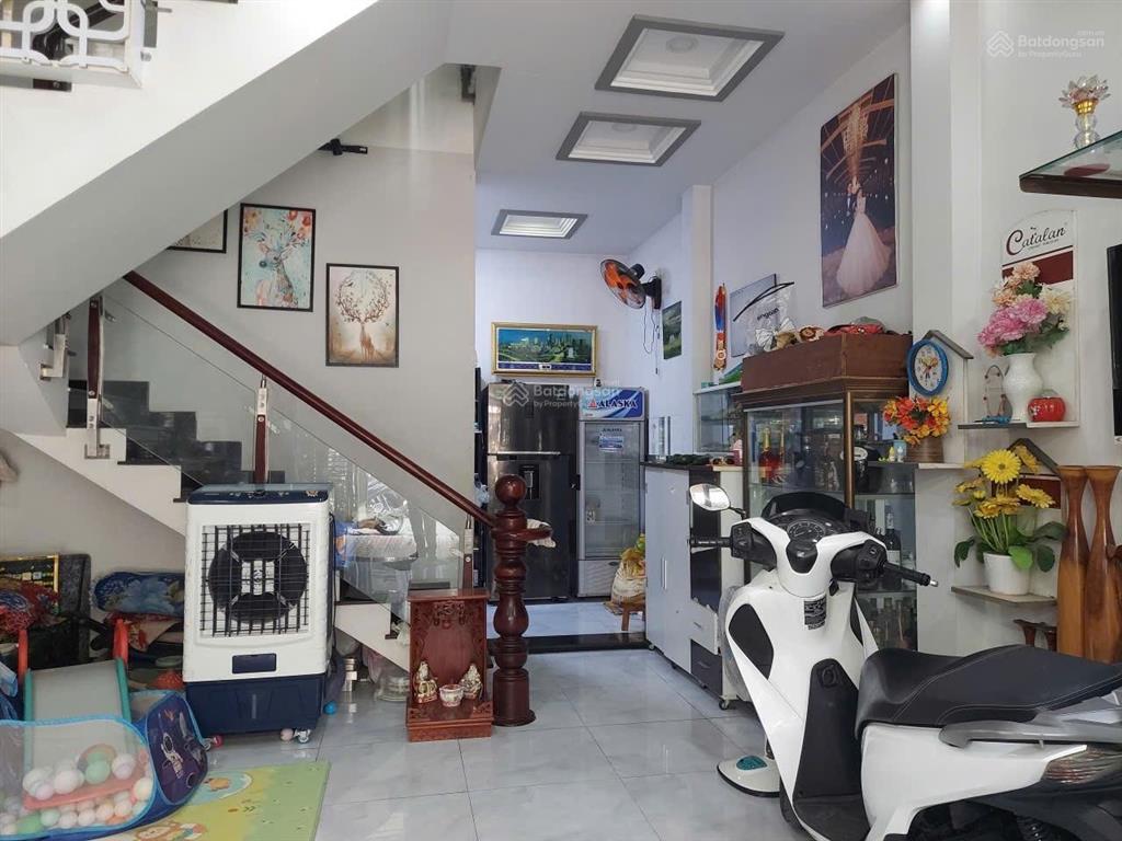 Nhà 2 tầng shr hoàn công sử dụng 100m2 ngang 4,7m2 tây tứ trạch hơn 4 tỷ nhà mới ở ngay 2pn 2wc