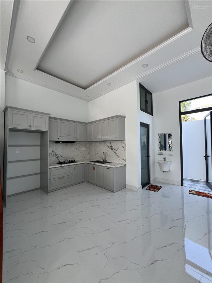 Bán gấp căn nhà vừa xây mới 100%.