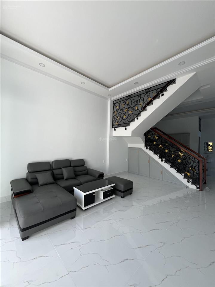 Bán gấp căn nhà vừa xây mới 100%.