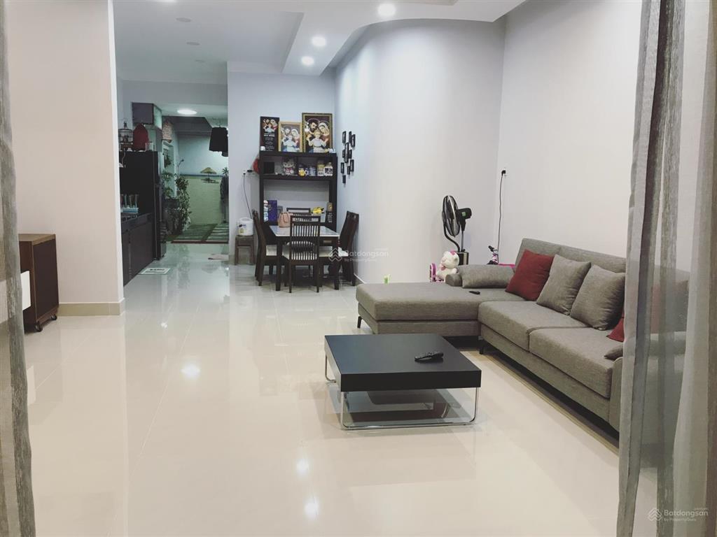 Bán nhà mặt tiền đường 144  vị trí đẹp, tiềm năng kinh doanh cao