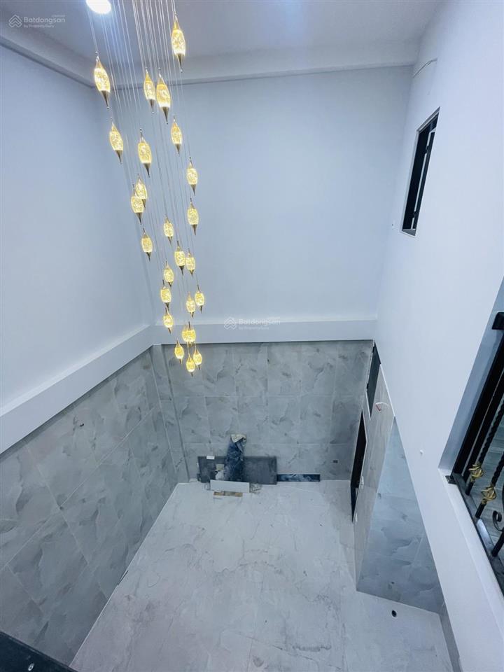 Nhà 3 tầng, hẻm xe hơi, kha vạn cân, linh tây, 50m  5,5t