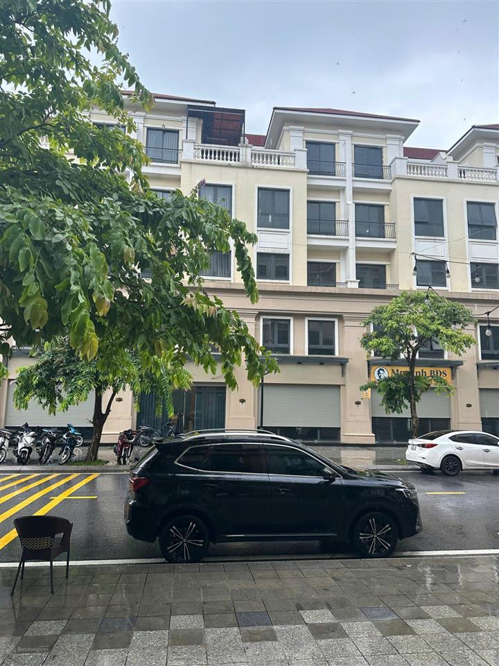 Shophouse 102m san hô sổ đỏ lâu dài  trục đường 20m  ngay sát chung cư và biển hồ  16,8 tỷ
