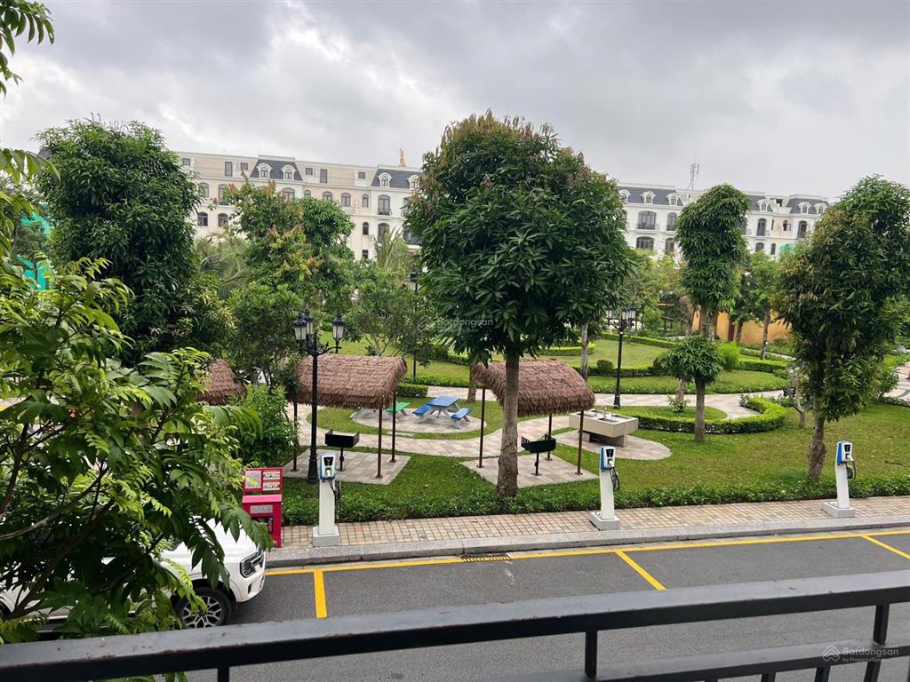 Liền kề xẻ khe 98m ngay sát công viên và chung cư giá 9 tỷ vinhomes ocean park 2