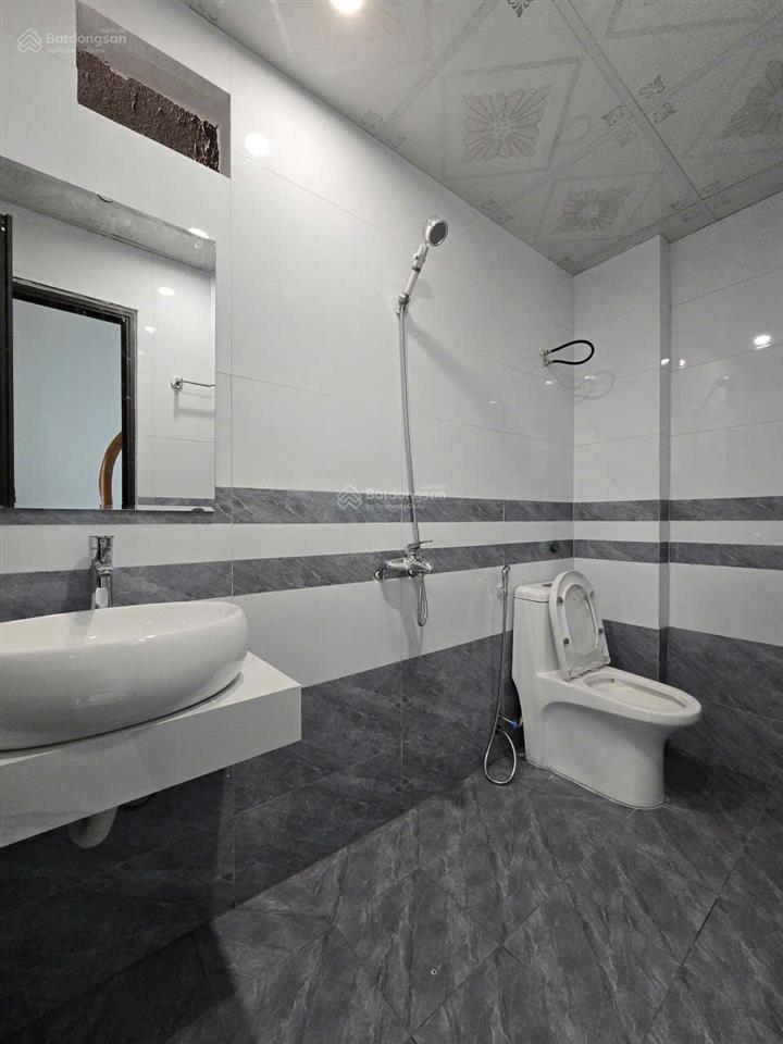 Chính chủ cần bán nhà 5 tầng, 1 tum, xây mới. diện tích 31m²/sàn. nội thất hoàn thiện cơ bản.