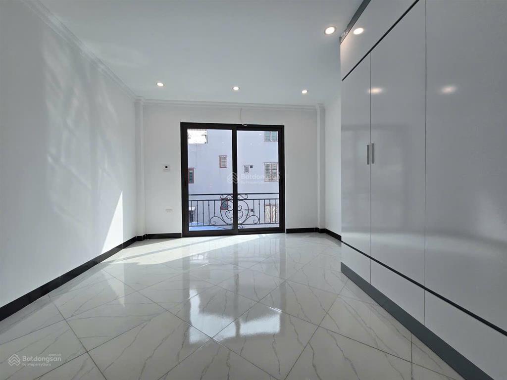 Chính chủ cần bán nhà 5 tầng, 1 tum, xây mới. diện tích 31m²/sàn. nội thất hoàn thiện cơ bản.