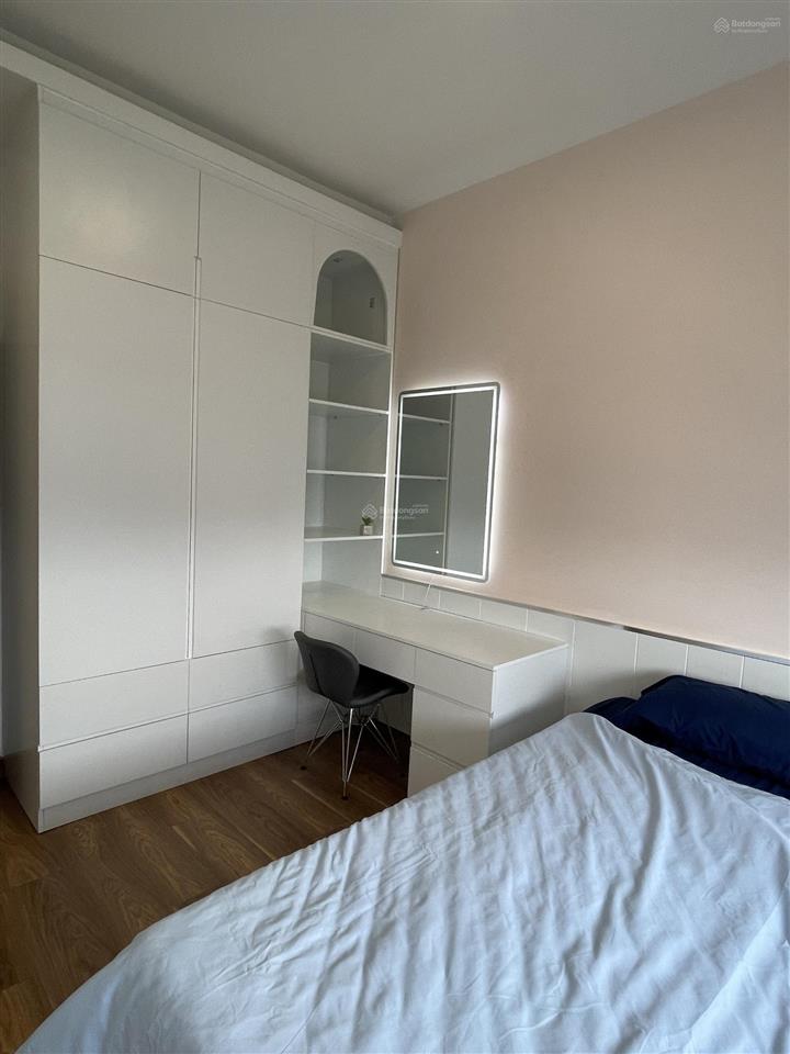 Bán căn q7 riverside 3pn 86m2, 5.6 tỷ view thoáng mát  em 0706 679 ***
