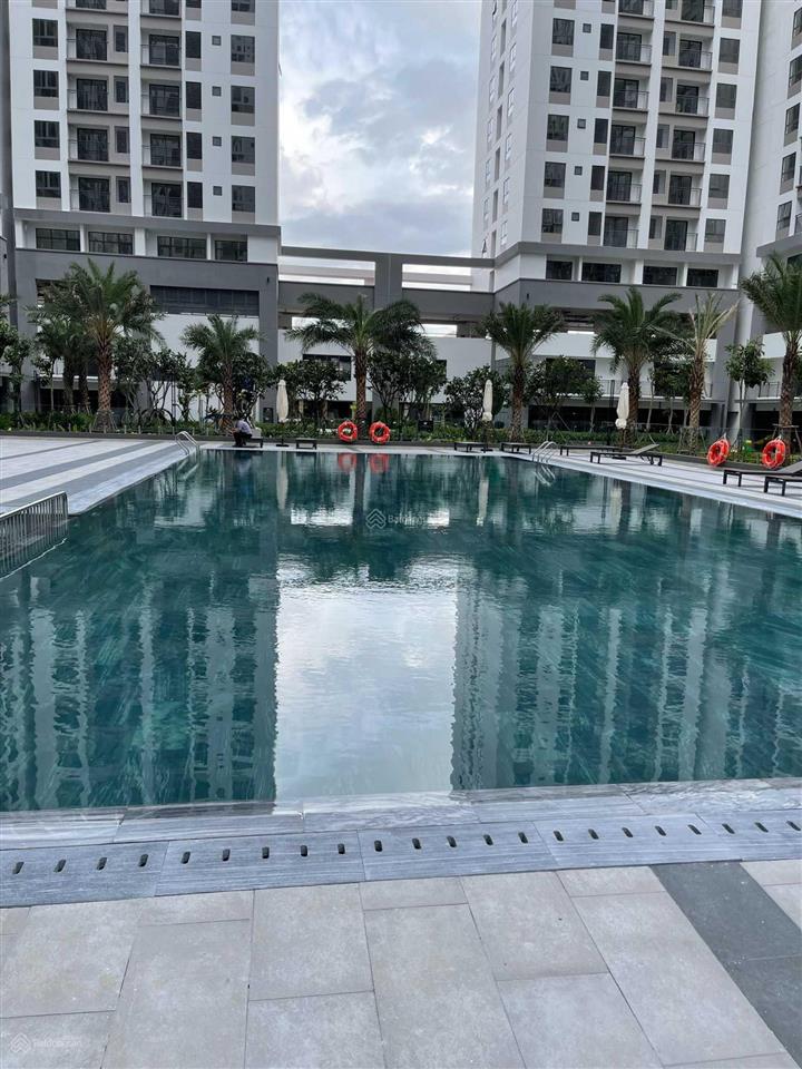 Bán nhanh ch q7 boulevard  hot 2pn 2wc tầng trung 70m2 giá 3.8 tỷ, hđmb,  0706 679 ***