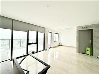 Cho thuê mặt bằng rộng hơn 200m2. tòa nhà mới hiện đại. view đẹp. ngay hội chợ triển lãm