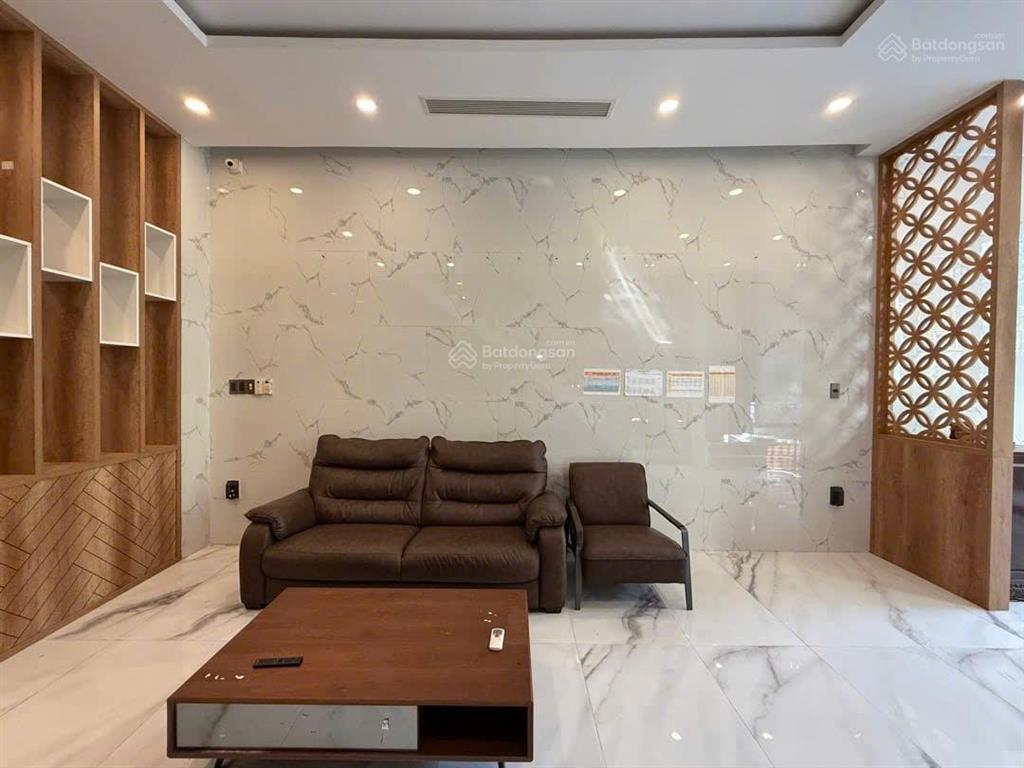 Cho thuê nhà 3 tầng đường giang châu 3