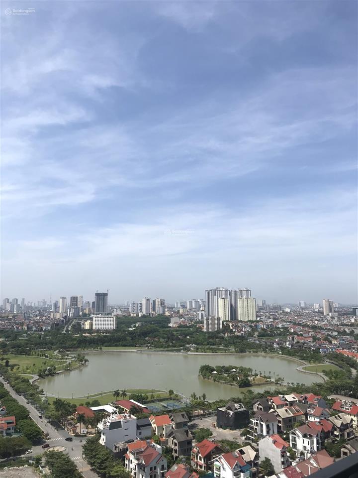 Bán gấp  chung cư thái hà, phạm văn đồng  70m2, 2pn, 2vs, nội thất đẹp. giá chỉ 5,7 tỷ. sổ đỏ