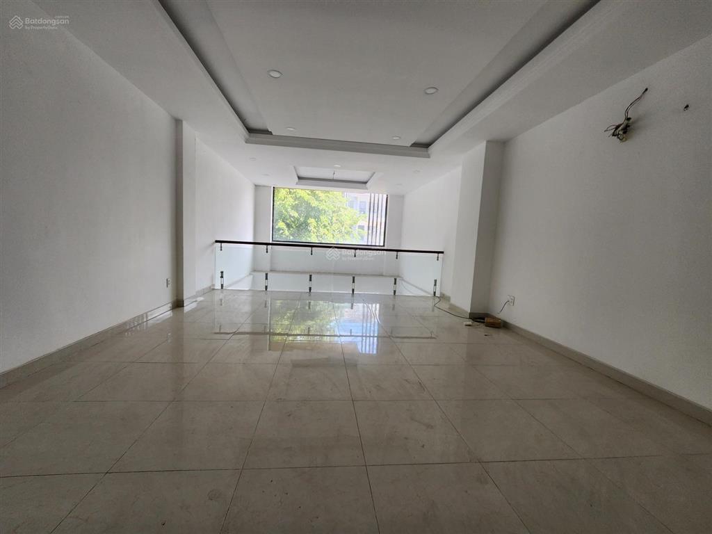 Cho thuê nguyên căn nhà phố dương hồng có thang máy