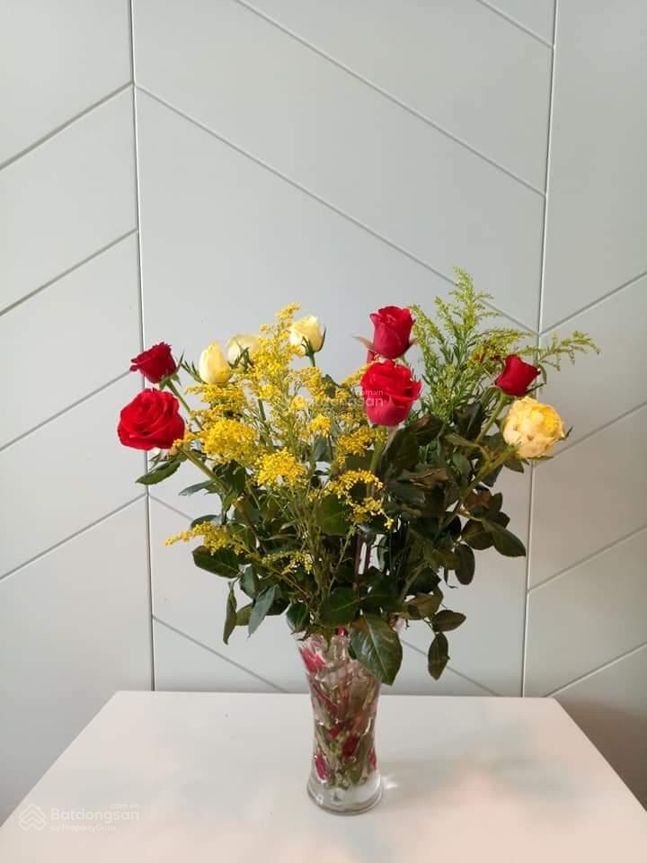 Cho thuê căn góc flora anh đào, đường đỗ xuân hợp, 68m2, 2pn, 2wc có nội thất  nhà đẹp ở liền
