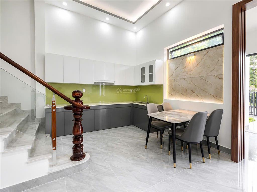 Bán nhà mặt tiền kinh doanh ngay đỗ xuân hợp dt 65m², 2 tầng, 3pn gần cđ kinh tế đối ngoại  quận 9