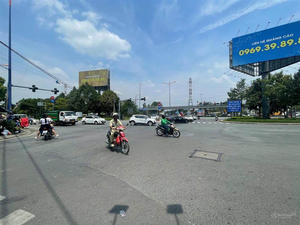Nhà 2 tầng dt 4.5 x 12m  đỗ xuân hợp, ngay ngã tư bình thái  ga metro phước long q9