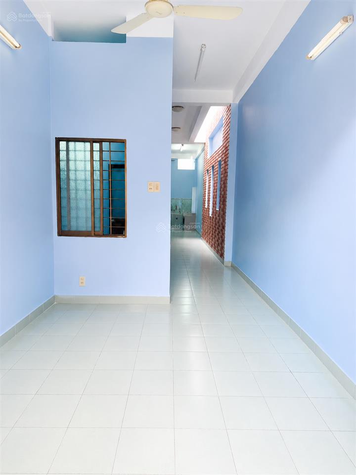 Nhà 2 tầng 4.8 x 17.5m, 4pn hẻm thông xe hơi ngay cđ công thương, phước long b, q9 giá hơn 6 tỷ